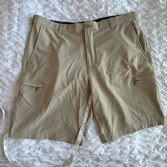 Izod Other - Izod Men’s Golf Shorts - Sz 38